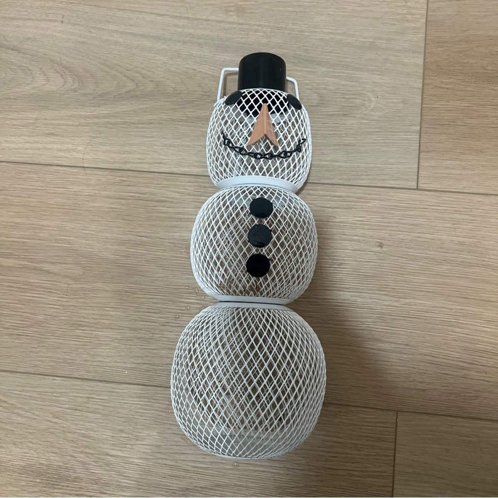 No No Snowman Wild Bird Feeder White All Metal Wire Mesh Standing Base Included - Picture 3 of 4